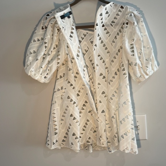 Eva Franco Anthropologie White top blouse size 8. Cut out details. - Picture 5 of 7